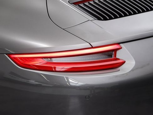 Used 2019 Porsche 911 Carrera image 11