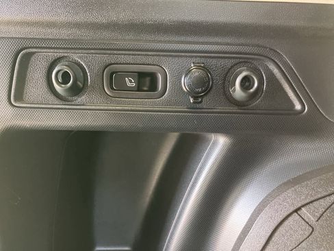 Used 2023 Subaru Forester Limited image 30