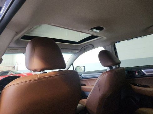 Used 2017 Subaru Outback 3.6R Touring image 19