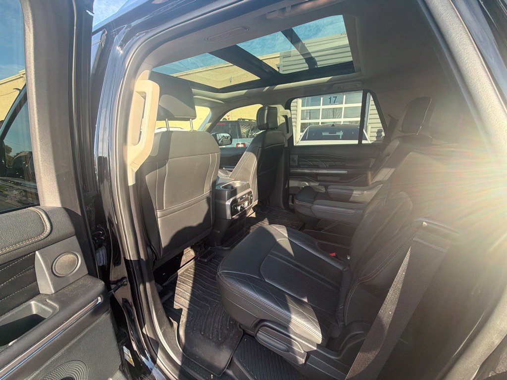 Used 2018 Ford Expedition Platinum AWD/4WD image 13