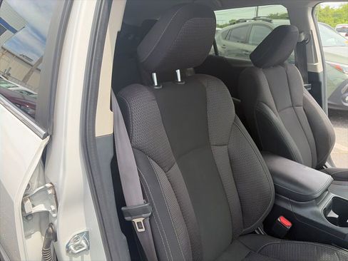 Used 2022 Subaru Outback Premium AWD/4WD image 28