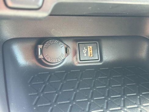 Used 2025 Toyota RAV4 XLE image 20