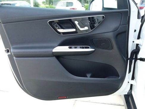 Used 2025 Mercedes-Benz GLC 300 image 24