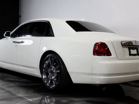 Used 2015 Rolls-Royce Ghost image 10