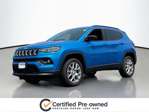 Used 2024 Jeep Compass Latitude AWD/4WD image 13