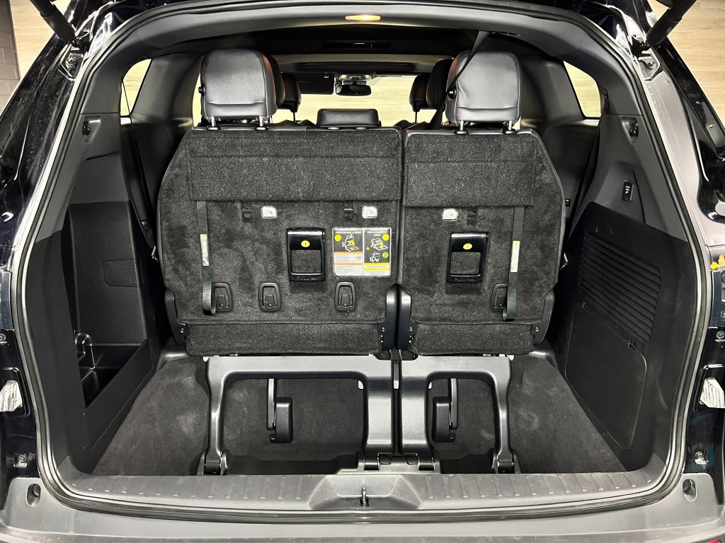 Used 2024 Toyota Sienna XLE Woodland Edition AWD/4WD image 21