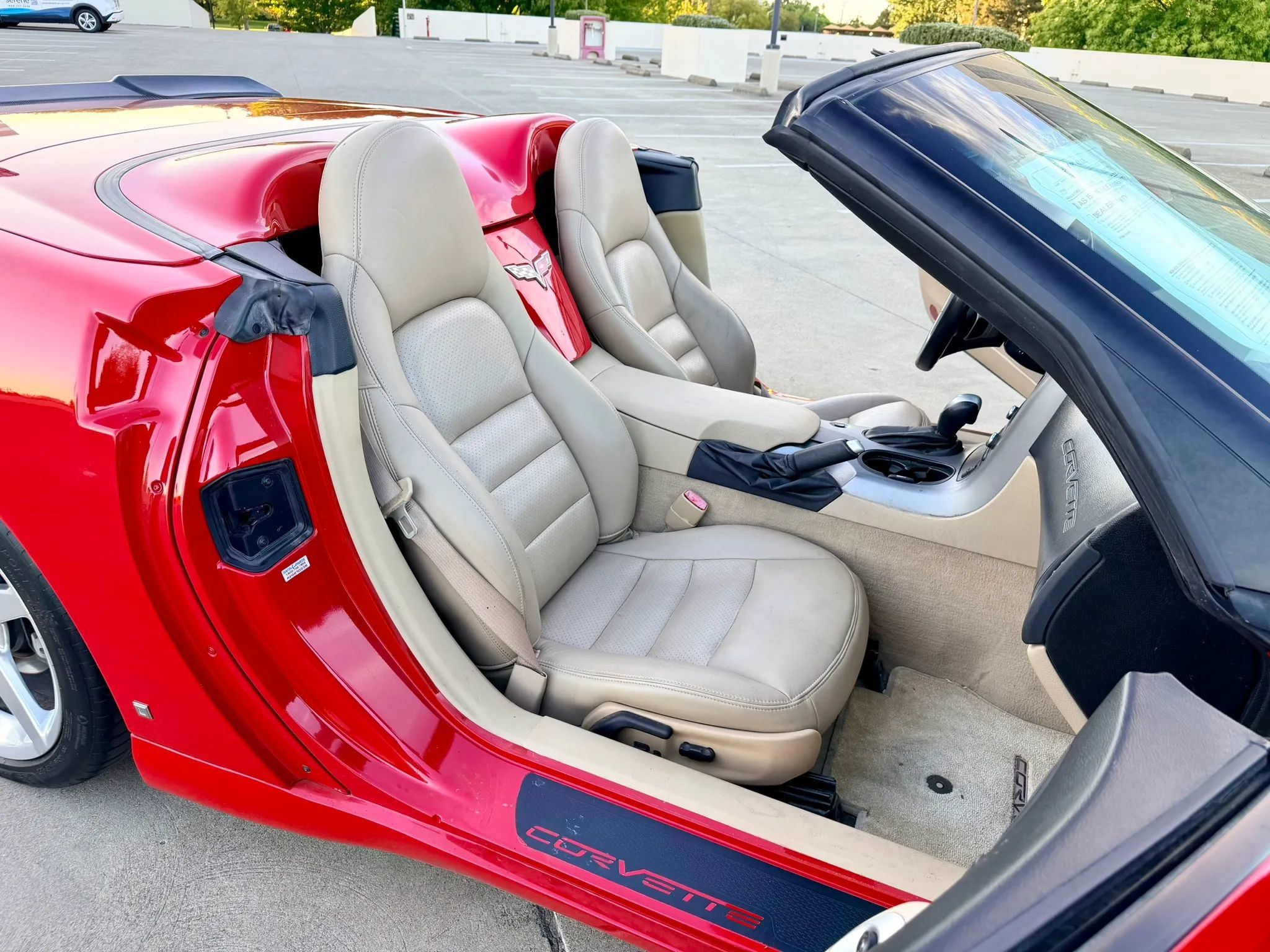 Used 2006 Chevrolet Corvette Convertible w/ Preferred Equipment Group RWD image 35