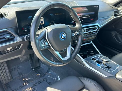 Used 2023 BMW i4 eDrive35 w/ Premium Package RWD image 13