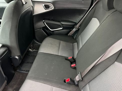 Used 2022 Kia Soul LX w/ Technology Package FWD image 5