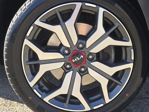 Used 2022 Kia Seltos SX w/ Sunroof Package AWD/4WD image 17