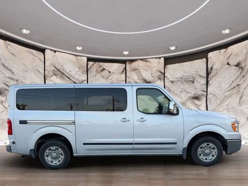 Used 2017 Nissan NV 3500 SL RWD image 4