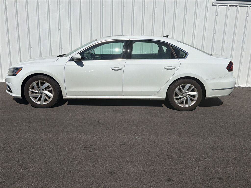 Used 2018 Volkswagen Passat 2.0T SE FWD image 6