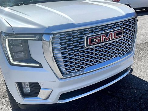 Used 2021 GMC Yukon Denali w/ Denali Premium Package AWD/4WD image 29