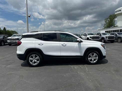 Certified 2024 GMC Terrain SLE w/ Driver Convenience Package FWD image 6