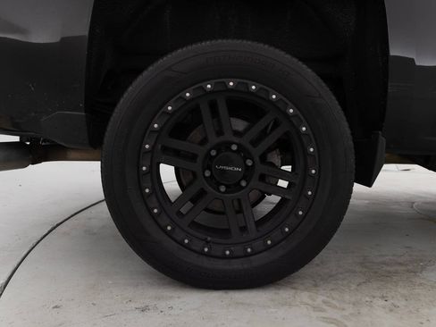 Used 2015 Chevrolet Silverado 1500 LTZ Z71 w/ LTZ Plus Package AWD/4WD image 19