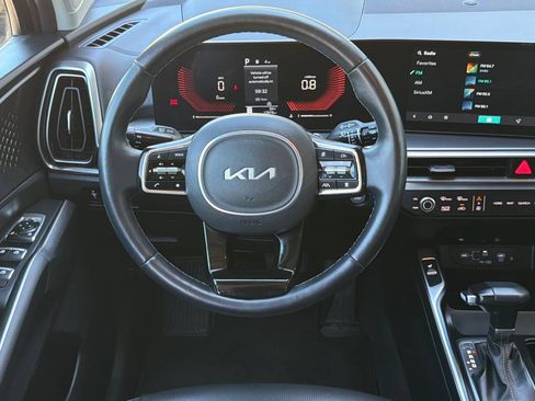 Used 2025 Kia Sorento EX AWD/4WD image 14