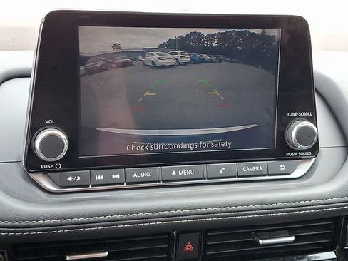 Used 2022 Nissan Rogue SV image 20