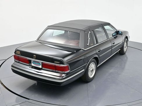 Used 1990 Lincoln Continental Signature image 32