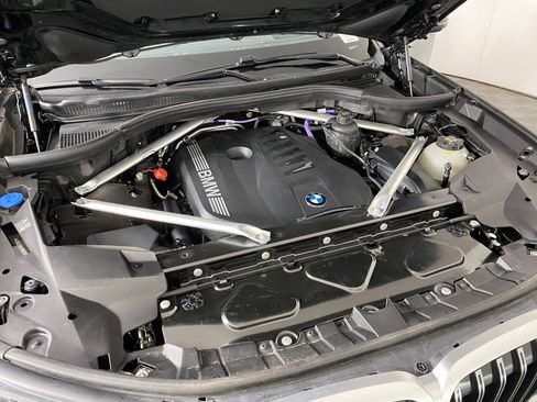 Certified 2025 BMW X7 xDrive40i image 32