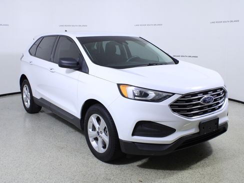 Used 2019 Ford Edge SE image 3