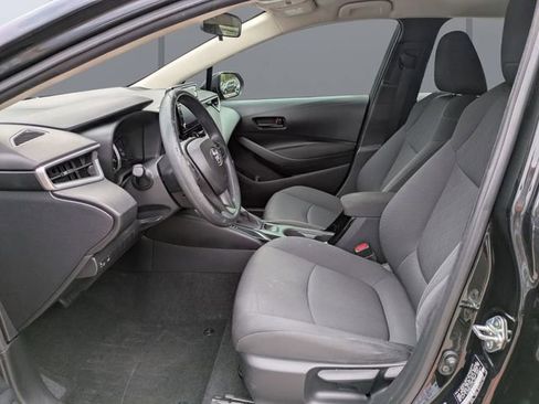 Used 2022 Toyota Corolla LE FWD image 19