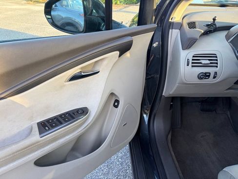 Used 2014 Chevrolet Volt Premium w/ Premium Trim Package FWD image 12