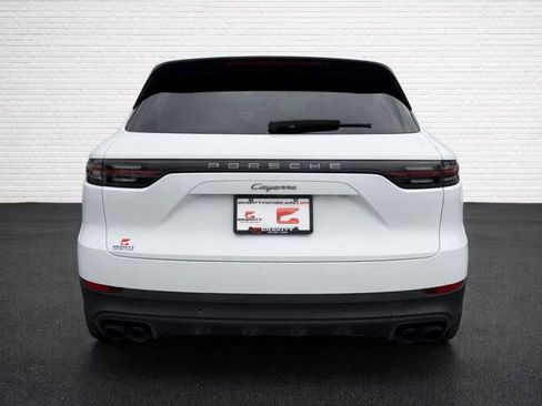 Used 2023 Porsche Cayenne Platinum Edition image 5