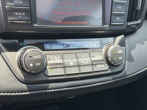 Used 2013 Toyota RAV4 XLE AWD/4WD image 21