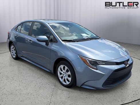 Used 2024 Toyota Corolla LE FWD image 8