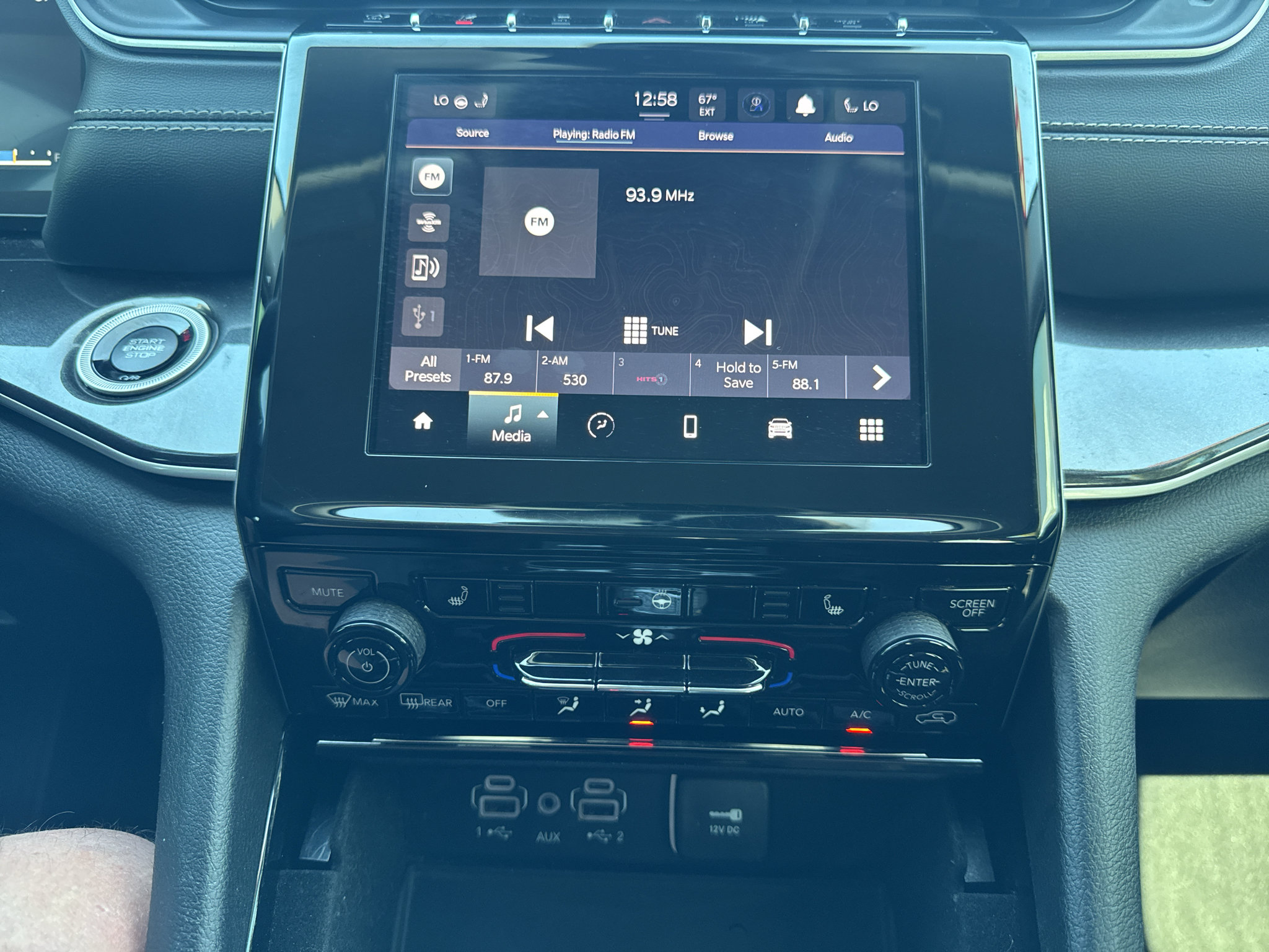 Used 2022 Jeep Grand Cherokee L Laredo w/ Luxury Tech Group I AWD/4WD image 17