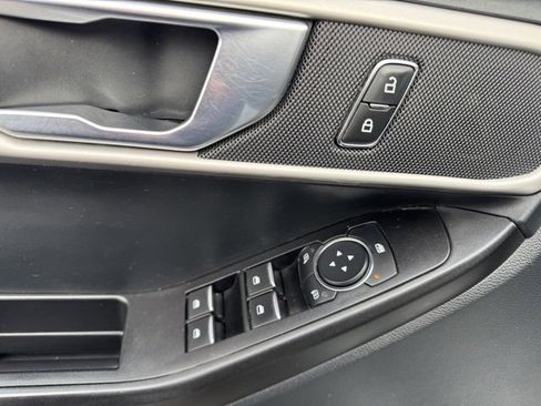 Used 2021 Ford Explorer Base image 16