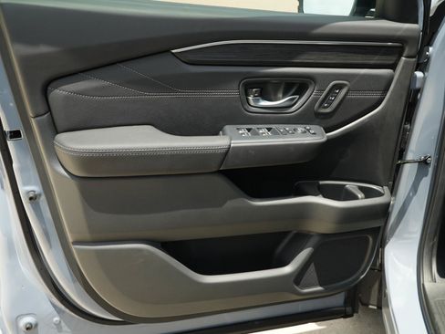 New 2026 Honda Pilot Touring image 13