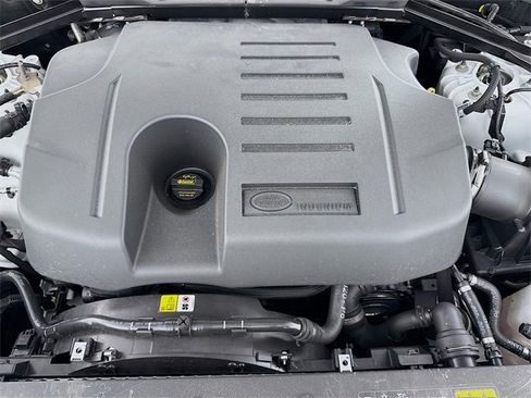 Used 2025 Land Rover Defender 110 S image 32