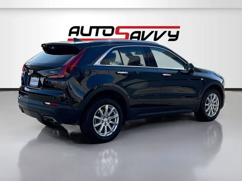Used 2023 Cadillac XT4 Luxury w/ Cold Weather Package image 7