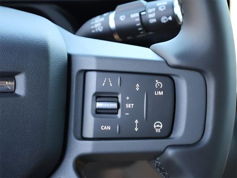 New 2026 Land Rover Defender 130 X-Dynamic SE image 30