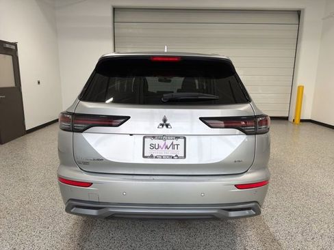 Used 2025 Mitsubishi Outlander SEL FWD image 4