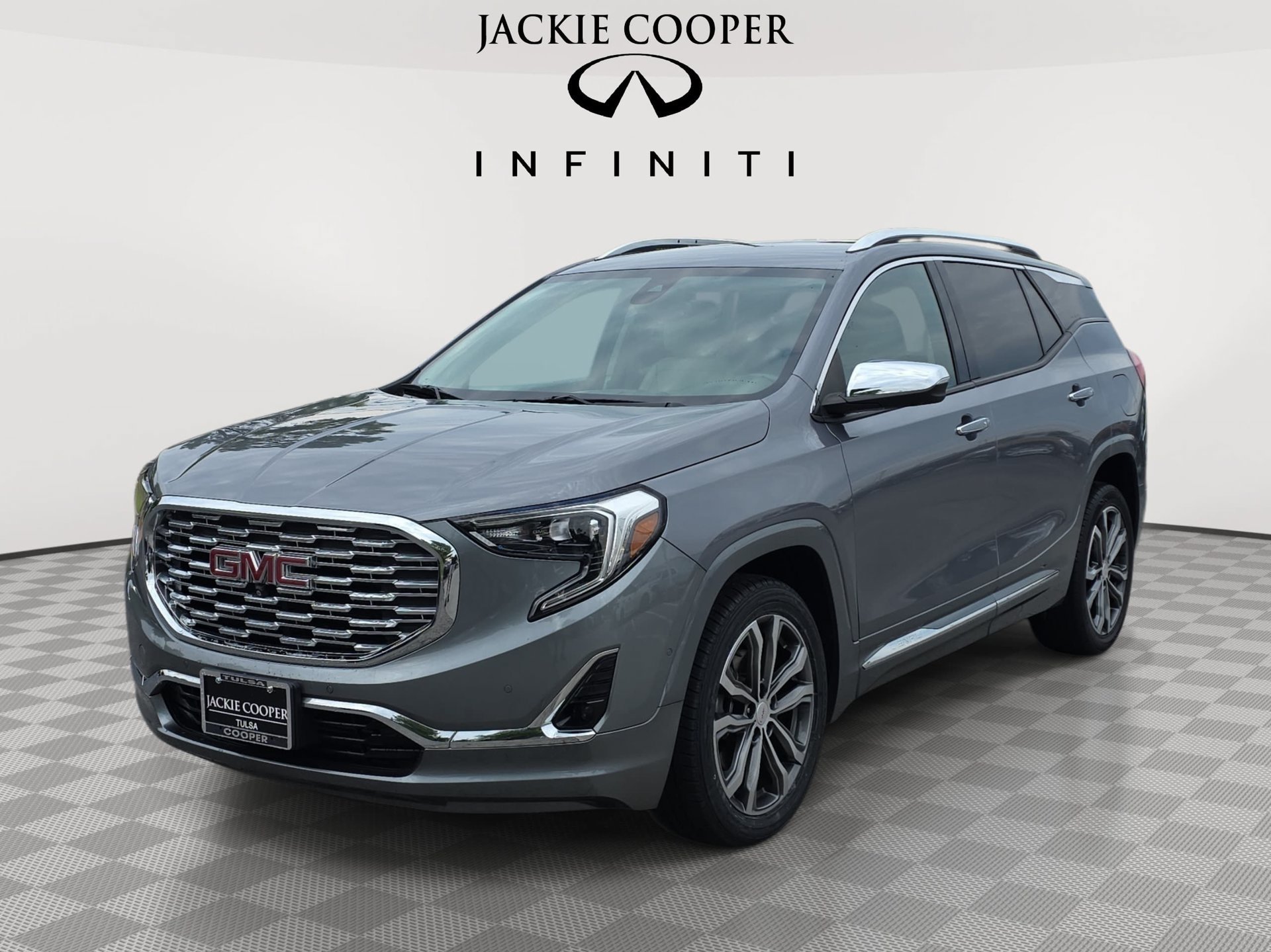 Used 2020 GMC Terrain Denali w/ Denali Premium Package FWD image 1