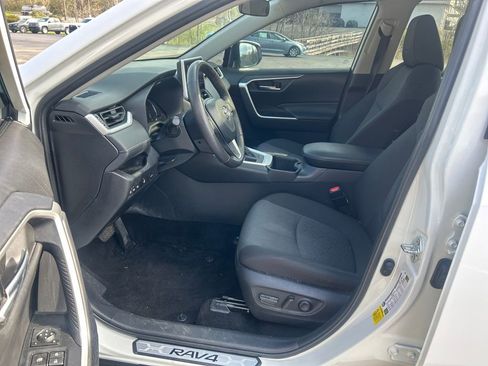 Certified 2024 Toyota RAV4 XLE w/ Convenience Package AWD/4WD image 18