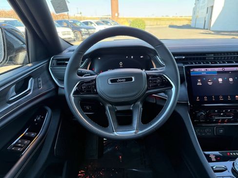 Used 2023 Jeep Grand Cherokee L Overland image 14