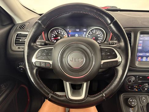 Used 2020 Jeep Compass Trailhawk AWD/4WD image 16