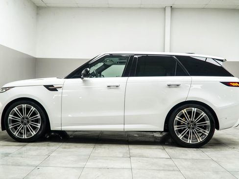Used 2024 Land Rover Range Rover Sport Dynamic SE AWD/4WD image 10