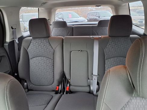 Used 2015 GMC Acadia SLE image 24