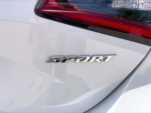 Used 2025 Honda Civic Sport image 10