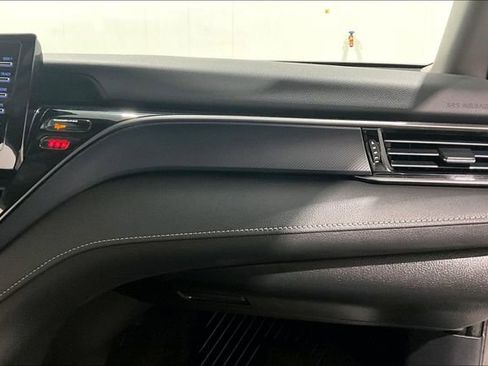 Used 2024 Toyota Camry SE FWD image 32