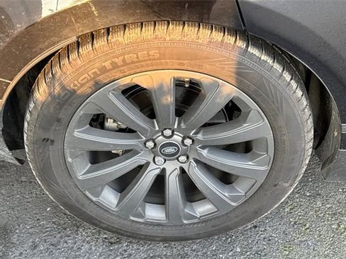 Used 2018 Land Rover Range Rover Velar R-Dynamic SE image 8