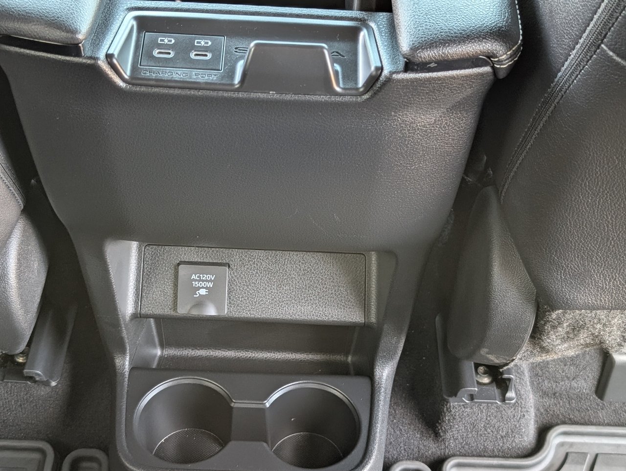 Used 2026 Toyota Sienna XSE FWD image 8