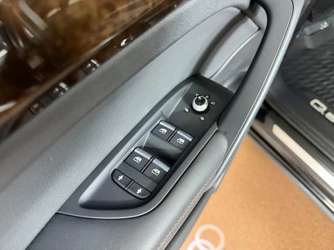 Used 2019 Audi Q5 2.0T Premium Plus w/ Premium Plus Package AWD/4WD image 18
