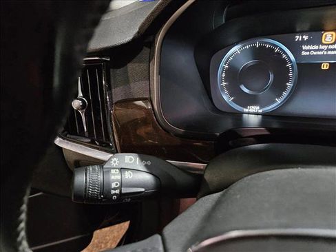 Used 2017 Volvo S90 T5 Momentum w/ Vision Package image 12