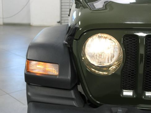 Used 2021 Jeep Wrangler Sport AWD/4WD image 12