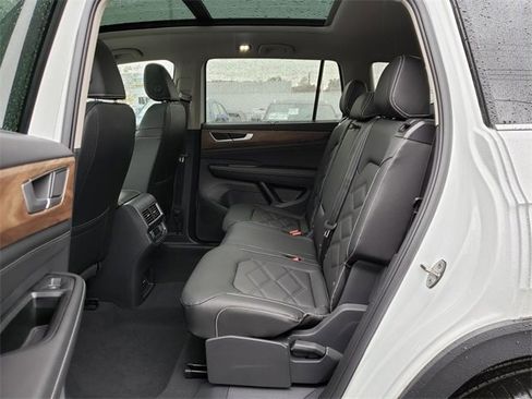 New 2026 Volkswagen Atlas SE image 8